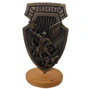 Brasão Bronze São Miguel Arcanjo 17cm base de madeira