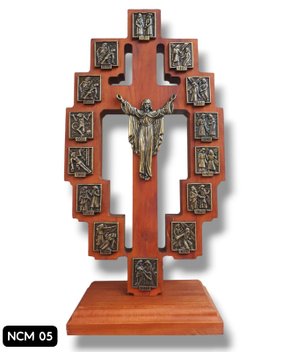 Crucifixo em Madeira - Via Sacra